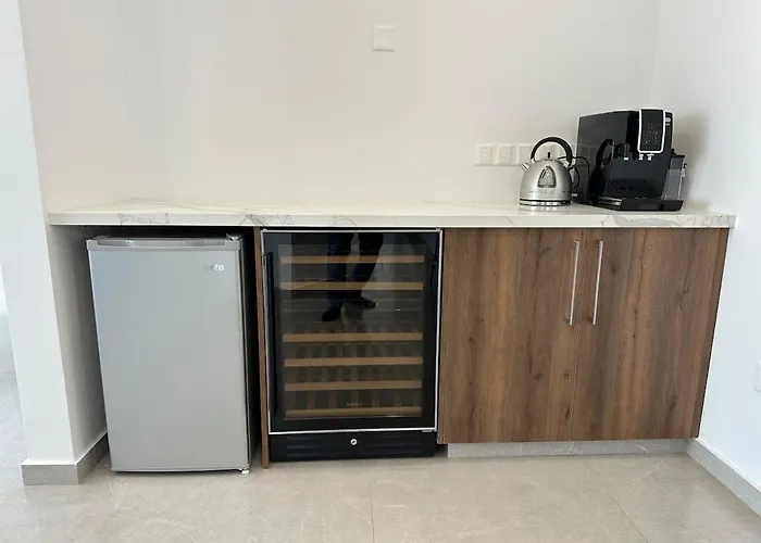 Majestic Manor * Tala