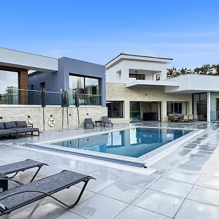Majestic Manor * Tala