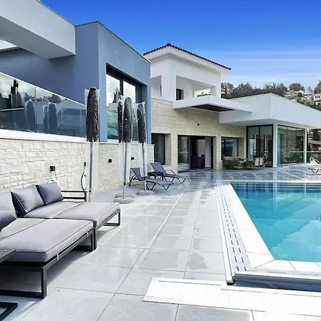 Majestic Manor Тала