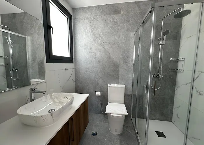 Majestic Manor Villa *