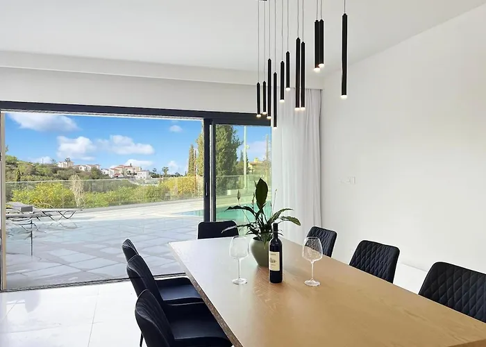 Majestic Manor Villa